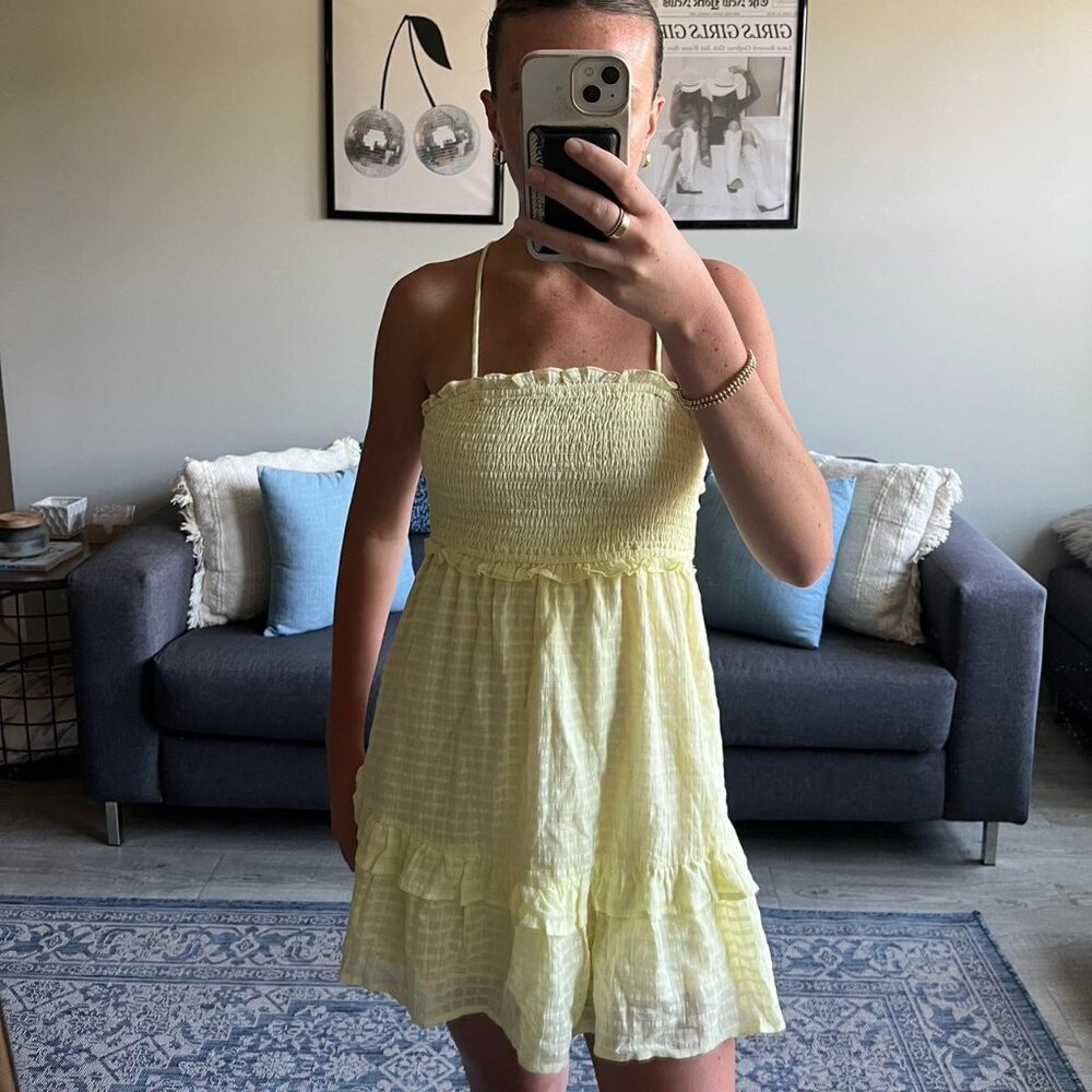 Yellow ruffled gingham patterned sun dress // Size small // Never worn